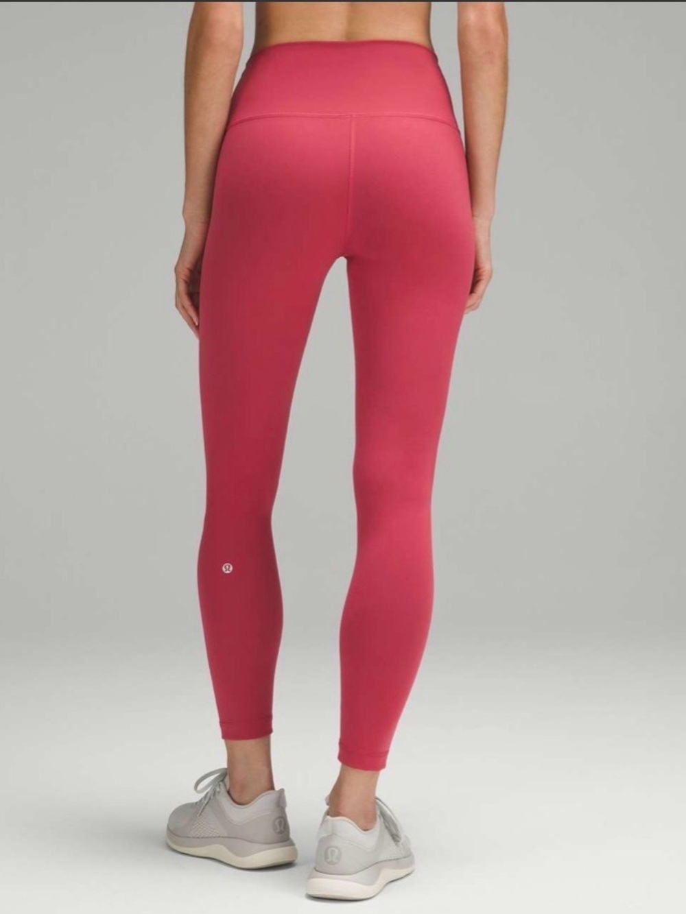 Lululemon Wunder Train High-Rise Tight 25"
Vintage Rose size 4
